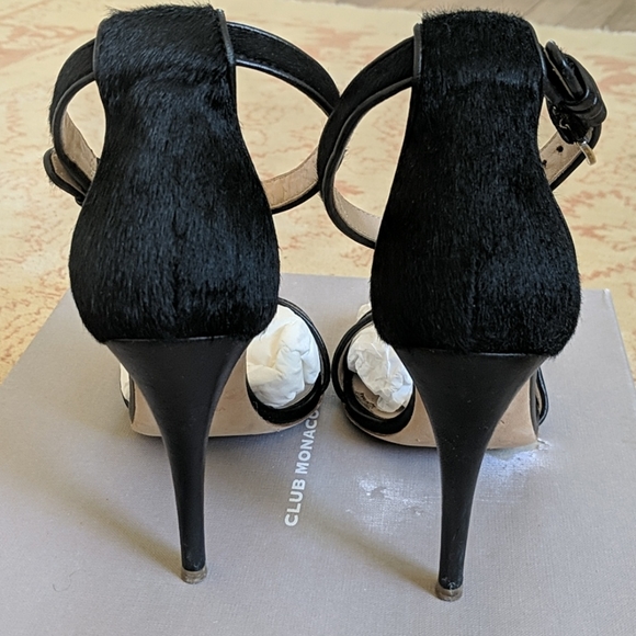 Italian leather stiletto sandal with fur detail - Picture 4 of 6